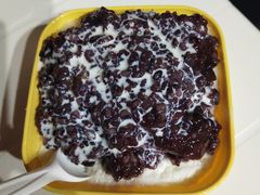 白雪黑糯米-美肴冰品·汉堡·牛腩饭(总店)