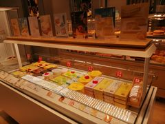 面包甜点陈列柜-好利来(团结湖店)