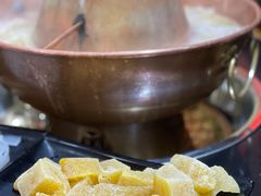 -果松木炭酸菜铜火锅·外婆参鸡汤