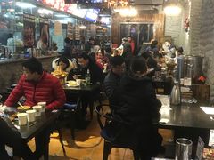 大堂-巴四老城区炭火蛙锅(张江店)