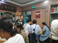 等位区-华春餐馆(鱼山路店)