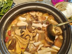 -慢丽江·云南野生菌土鸡锅(付家庄店)