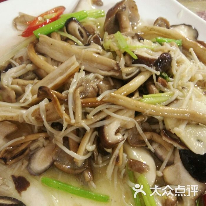 大肚子川菜馆酸笋炒鸭腱图片-北京川菜/家常菜-大众点评网