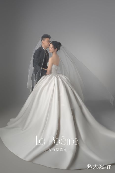 乐派诗婚纱摄影图片