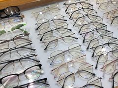 -三叶眼镜城批发市场(上海火车站店)