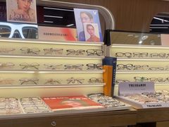 -爱视眸Eyeblling眼镜·依视路·蔡司镜片折扣店(百联南方商城购物中心)