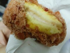 草莓味酥松小贝-鲍师傅糕点(江苏路店)