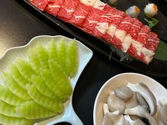 -鲜入唯煮·港式海鲜牛肉火锅(金宝街店)