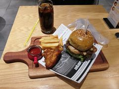 -LO CALCOW卡路力轻食主义餐厅(陆家嘴店)