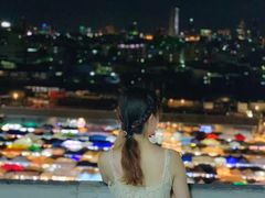 -席娜卡琳火车铁道夜市