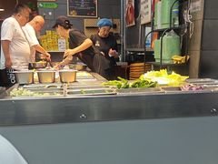 -愉肴麻辣香锅(中山路店)