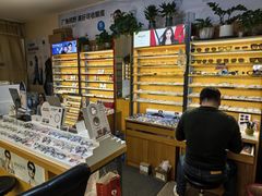 -优医视平价眼镜蔡司依视路折扣工厂店(十里堡店)