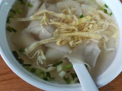 太湖三白小馄饨-忆秦园小笼包(惠山古镇总店)