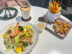 -露露家咖啡店