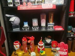 零售区-星巴克(上海虹桥新天地二店)