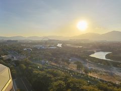 -瑰丽酒店·海吧·天际下午茶·现场DJ·天台酒吧
