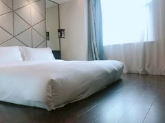 -桔子酒店(上海西藏北路地铁站店)