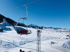 -丝绸之路山地度假区滑雪场