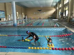 -鲸灵公元游泳中心