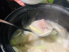 鱼汤-干老四雅鱼饭店(滨江西路店)