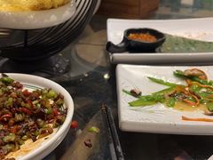 -云海肴·汽锅鸡·云南菜(天山百盛优客店)