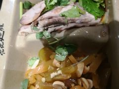-亮亮面馆(经六路店)