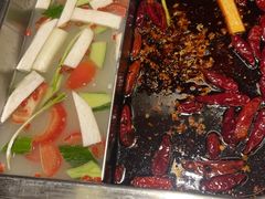 -百年川椒重庆老火锅(光谷店)