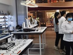 -无界眼镜MaxLess(南翔印象城店)