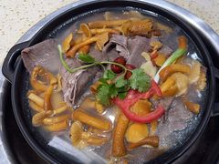 -九寨沟特色牦牛肉汤锅