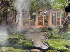 -Chom Cafe and Restaurant