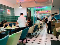 大堂-东鑫记港式茶餐厅(南京东路店)