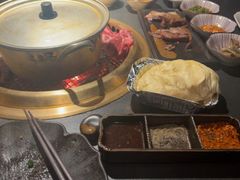 -铭牛烧肉·和牛海鲜自助(高新月牙湖店)