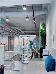 -变画·发型STUDIO