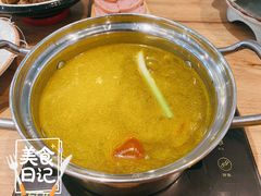 酸萝卜鸭汤锅-龙聚德北京烤鸭(沙坪坝华宇A馆店)