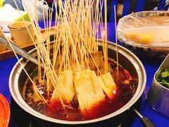 -马路边边串串香(苗栗路店)