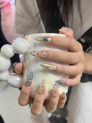 -芊屿芊浔美甲