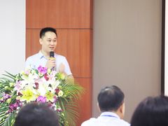 -上海大学附属上海和平眼科医院