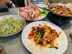 -鑫渔港海鲜本地菜·山海关浑锅(东戴河店)