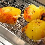 咩咩烤羊腿 | 记得早点来排队哦[糖果]