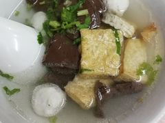 -松树干拌面店