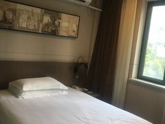 -锦江之星品尚(武汉协和医院取水楼地铁站店)