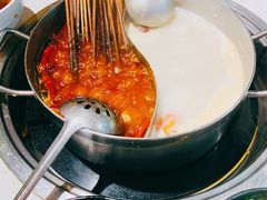 鸳鸯锅-钢管厂五区小郡肝串串香火锅(人民广场店)