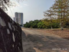 -粤军第一师诸先烈纪念碑-停车场