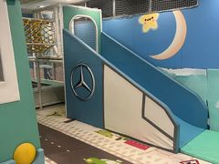 -成都中升之星奔驰4S店