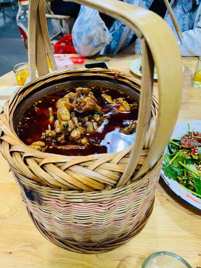 山城饭局·市井江湖菜(南坪万达店)-"看了美味夜行侠看着老秦被辣出