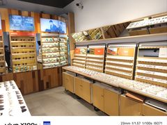 -LOOK眼镜·蔡司依视路配镜(宝山万达店)