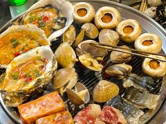 -围炉肉舍•炭烤活鳗•丹东海鲜烤肉(步行街店)