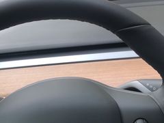 -TESLA 特斯拉(上海太古汇体验店)