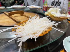 -人民公社铁锅炖·东北菜(卫国道店)