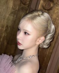 -明天见·化妆造型工作室
